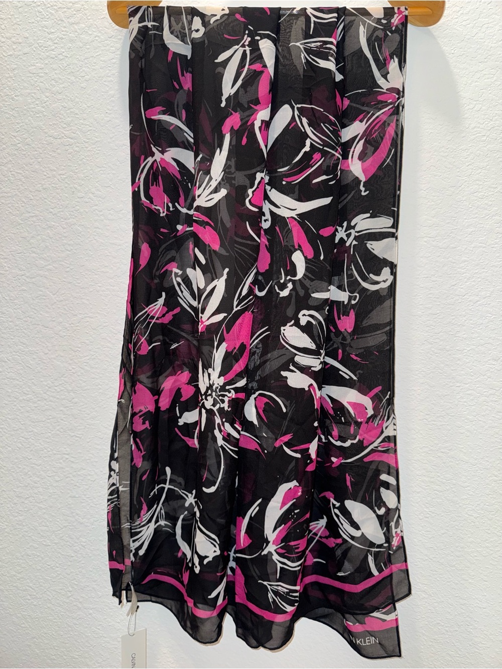 NWT Calvin Klein Black Pink Floral Sheer Chiffon Scarf Wrap 70x28